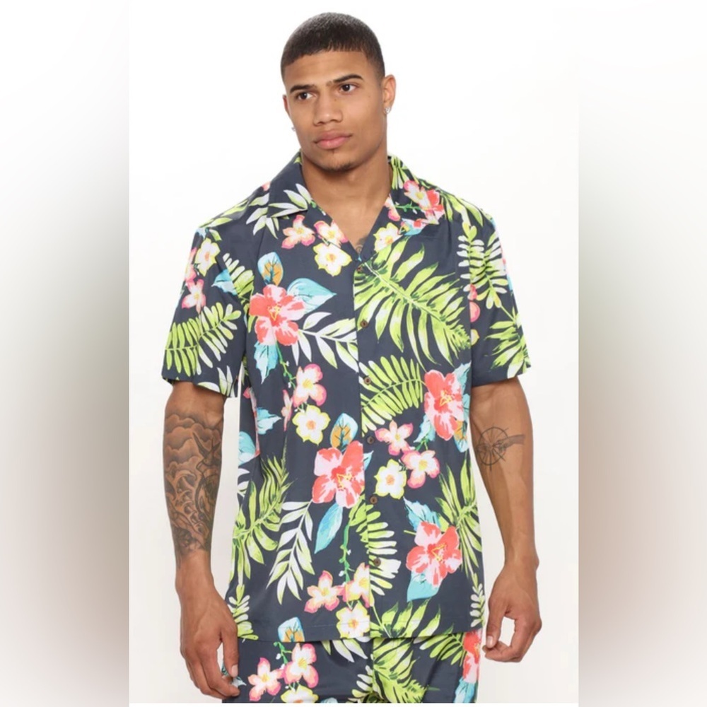 Fashion Nova Tropical Floral Button Down Shirt - Gray, Coral, Green NWOT